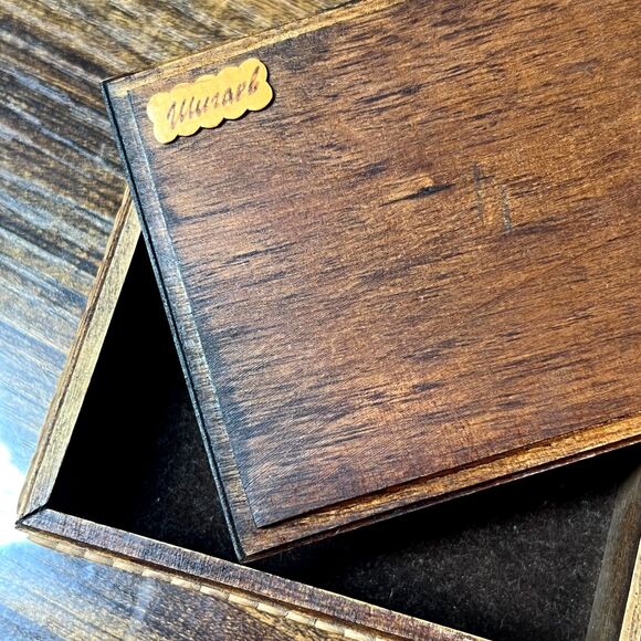 Vintage Russian Carved Artisan Trinket Box Casket Wood Latticed Pierced Panels - Picture 8 of 8